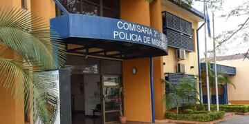 Millonario atraco en Posadas: delincuentes robaron dos locales comerciales en escasos minutos.
