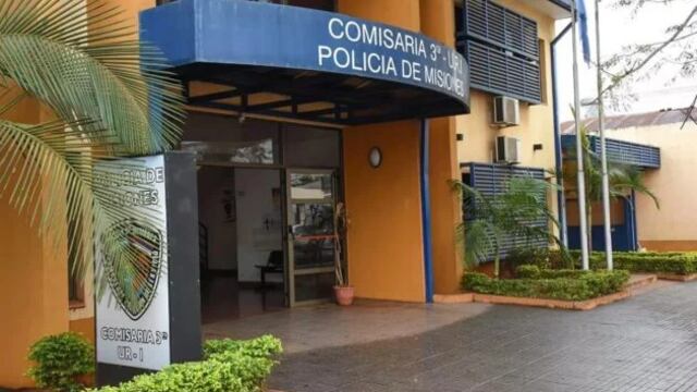 Millonario atraco en Posadas: delincuentes robaron dos locales comerciales en escasos minutos.
