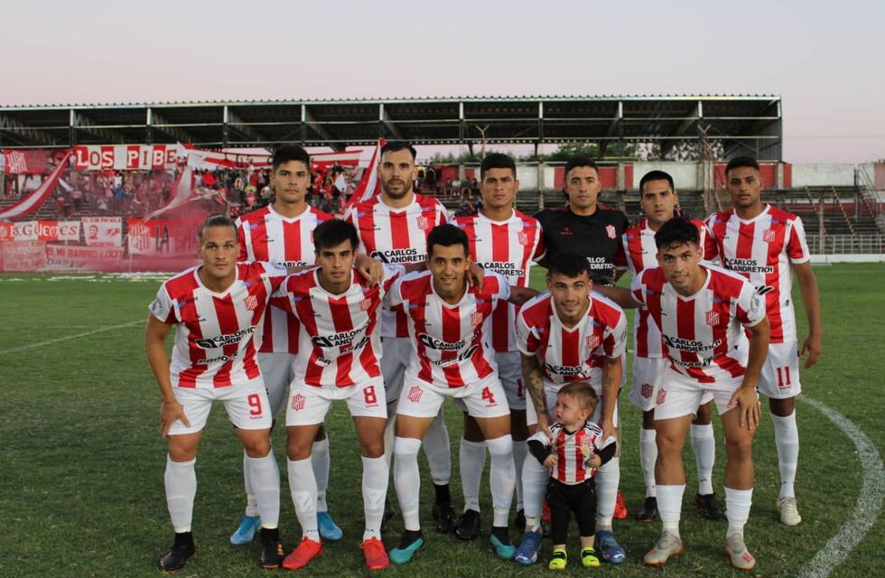 El “9″ goleó en casa y casi se aseguró un lugar en la próxima ronda