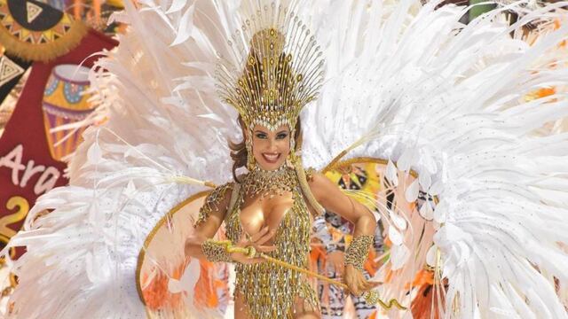 Lourdes Sánchez en los carnavales de Corrientes 2023.