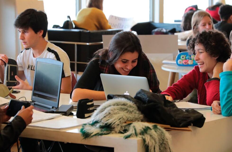 Becas para estudiar en la UBA: cómo es el programa y quiénes pueden aplicar