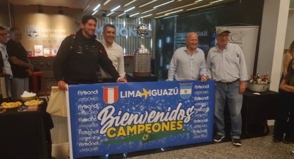Hito histórico para Misiones: aterrizó el primer vuelo directo que une Lima con Puerto Iguazú.