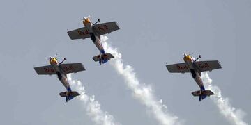 Aviones realizando acrobacias. Foto ilustrativa.