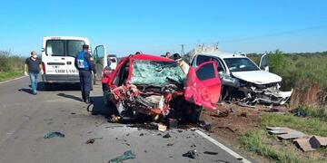El choque fue entre una Toyota Hilux y una Volkswagen Saveiro