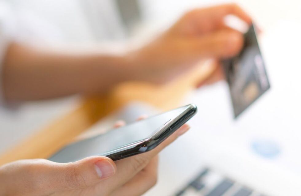 Un hombre intentó comprar un auto en Marketplace y lo estafaron por 650 mil pesos en Córdoba