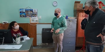 Daniel Medina visitó centros de jubilados en Punta Alta