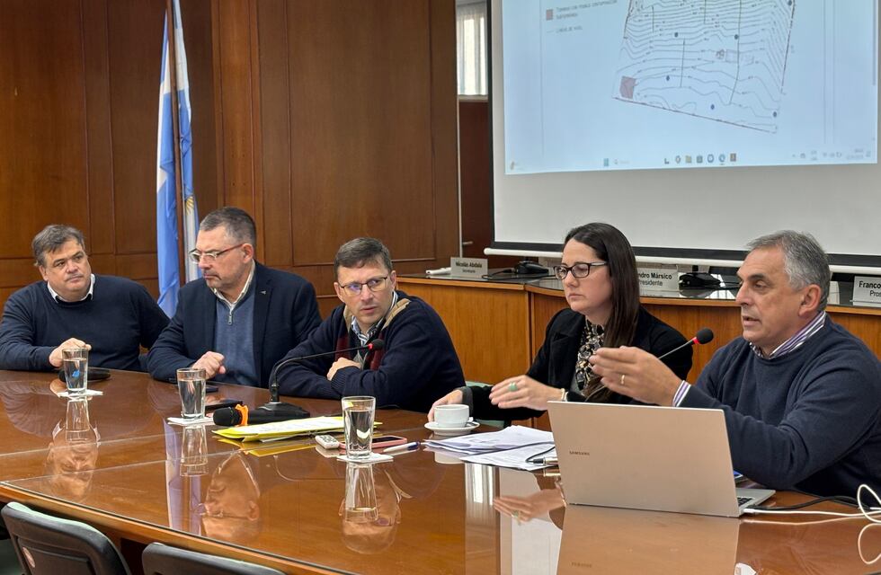 Funcionarios del Gabinete dialogaron con los concejales sobre la construcción del velódromo