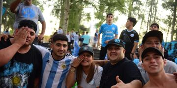 La hinchada de Belgrano en Rafaela. (José Hernández / La Voz)