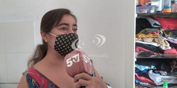 Silvina y su hijo no comen desde el sábado. Ella vende todo para poder alimentar al pequeño de seis años.