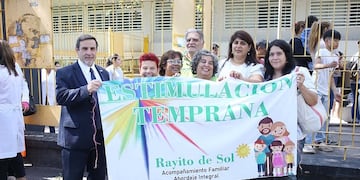 La jornada destacó la importancia de la pesquisa neonatal y la detección de enfermedades poco frecuentes en la infancia y la adolescencia.