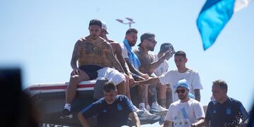 Festejos y más festejos de una jornada inolvidable para la Argentina. Foto: Clarín.