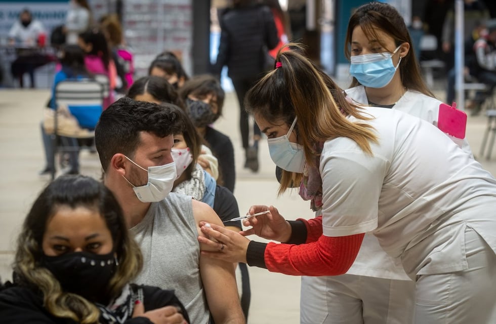 Vacunación Covid-19 Mendoza: el lunes vacunarán a quienes quienes no hayan asistido a su turno
