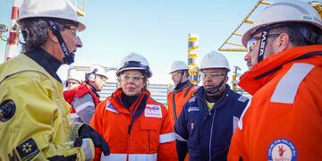 La titular de Hidrocarburos de Nación, Flavia Royón, visitó Tierra del Fuego, para recorrer la zona donde se desarrollará el Proyecto Fénix.