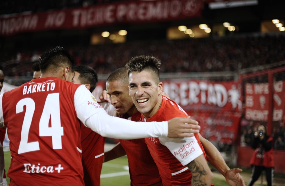 Los goles de Independiente para el triunfo por 2 a 1 a Estudiantes