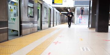 El Gobierno porteño intervino más de 500 paradas de transporte público para promover el distanciamiento