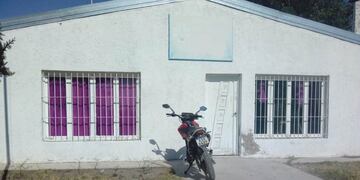 Centro de salud en Colonia Gelman, distrito de La Llave.