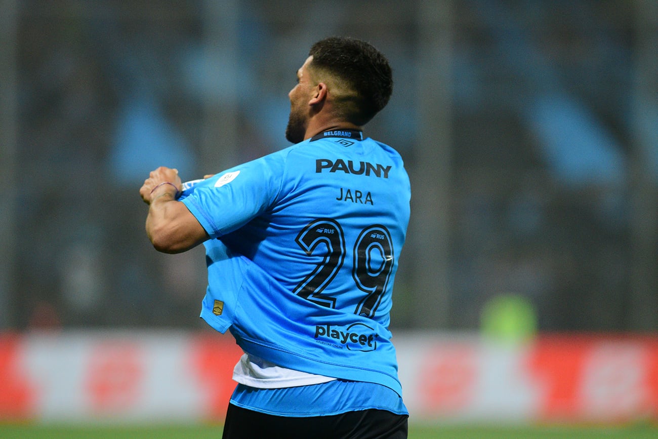 Franco Jara jugador de Belgrano fútbol. Copa Argentina en San Luis Belgrano 3 vs. Newells 1. (José Gabriel Hernández / La Voz)