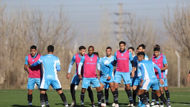 El remanente del Pirata derrotó por la mínima diferencia a la Academia cordobesa con gol de Ezequiel González.