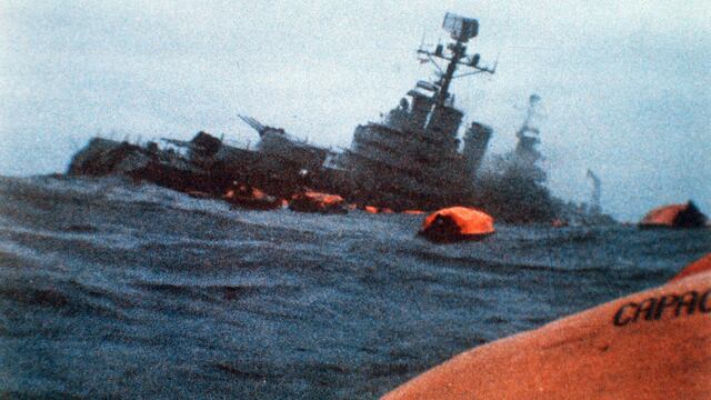 El crucero General Belgrano, atacado y hundido la tarde del 2 de mayo de 1982 durante la guerra de las Malvinas.