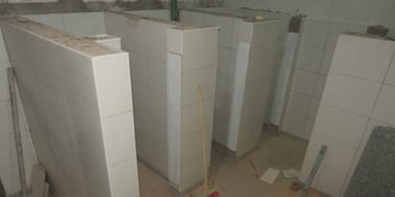 Avanza la obra de remodelación de sanitarios en el ex Colegio Nacional