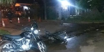 Choque entre dos motocicletas en Iguazú dejó dos heridos, uno con fractura de cráneo.