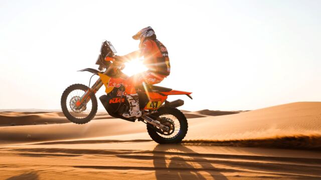 Kevin Benavides y toda su garra, ganando la tercera etapa del Dakar 2024. El salteño, que intenta defender el título, está a 20 minutos del puntero de Motos.