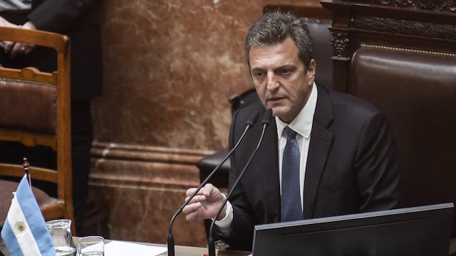 Sergio Massa y su incómodo ingreso a la Casa Rosada. Foto Federico López Claro.