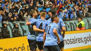 Otra noche de locura de Belgrano en Alberdi, con la comunión del equipo con el Gigante desbordante.