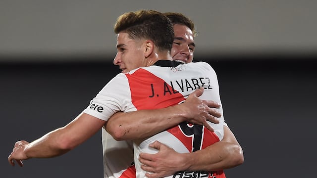 Julián Álvarez vivió una noche estelar en el triunfo ante San Lorenzo.