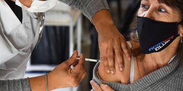 El fin de semana se vacunó contra el coronavirus en Santa Fe y esta semana quieren superar la aplicación de 200mil dosis.