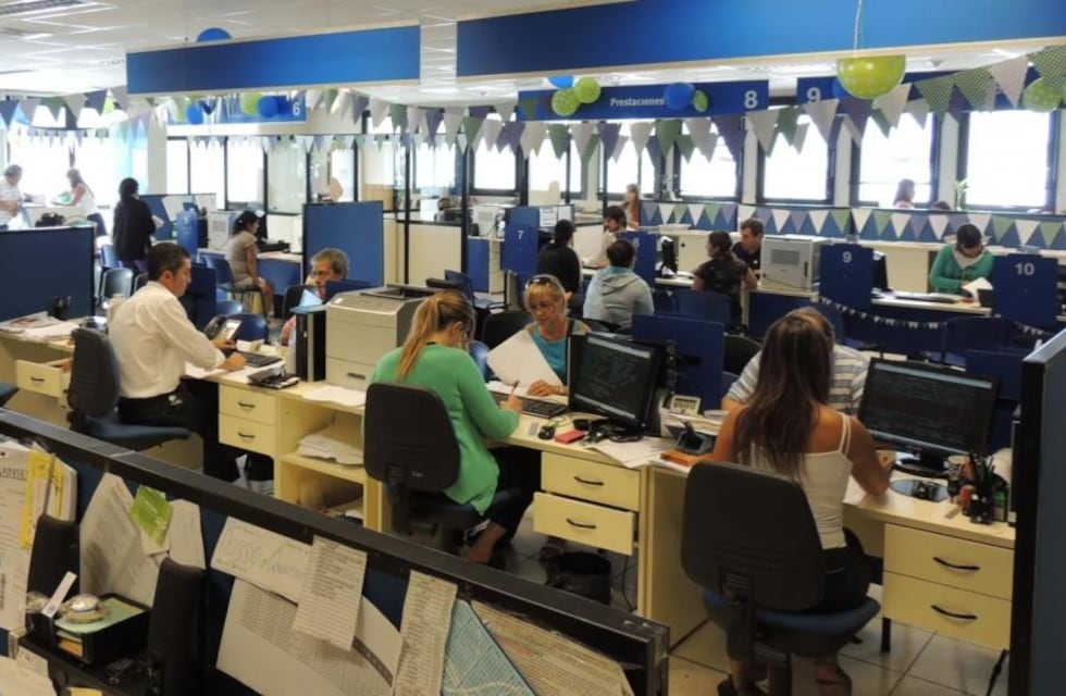 En julio, sólo los empleados públicos obtuvieron salarios más altos que la inflación