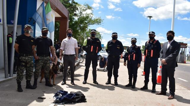 Lograron incautar paquetes de droga que jóvenes escondían al transitar en motocicletas.