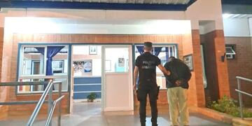 Detienen a hombre acusado de envenenar a dos perros en 25 de Mayo.