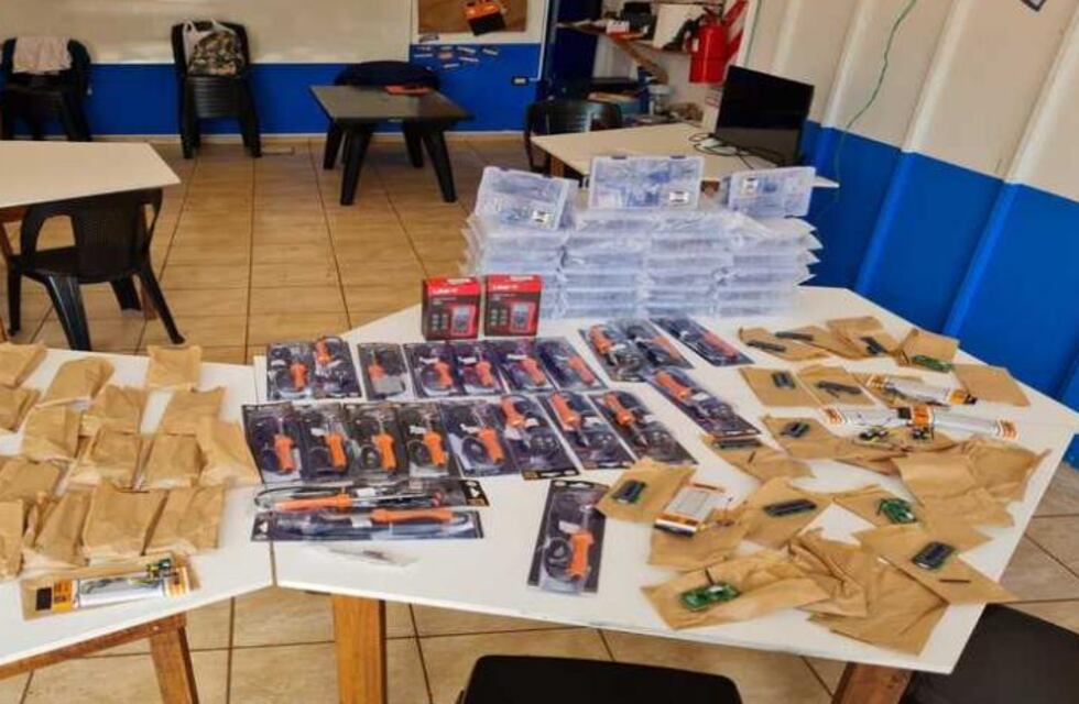 El Aula Maker de Eldorado recibió equipamiento para continuar con la formación