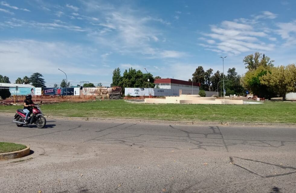 Retiraron la Copa de la rotonda para remodelarla