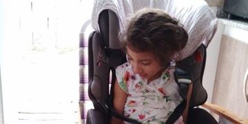 Morena Gonella de Arroyito necesita su silla postural