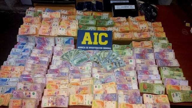 Durante el operativo en Huemula la 4500 secuestraron seis millones de pesos y 1.600 dólares.