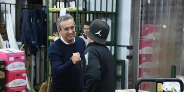 El titular del partido Creo terminó la jornada de trabajo con una salida para ver la despedida de José Luis Perales.