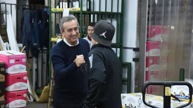 El titular del partido Creo terminó la jornada de trabajo con una salida para ver la despedida de José Luis Perales.