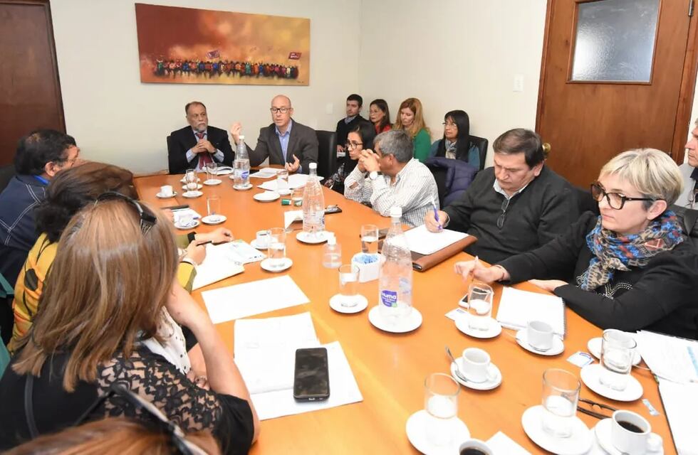 Gobierno y gremios de Jujuy retoman esta semana las negociaciones paritarias