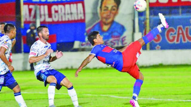 Güemes de Santiago tampoco ganó, en este caso en la Primera Nacional. Y al igual que Talleres, viene de perder.