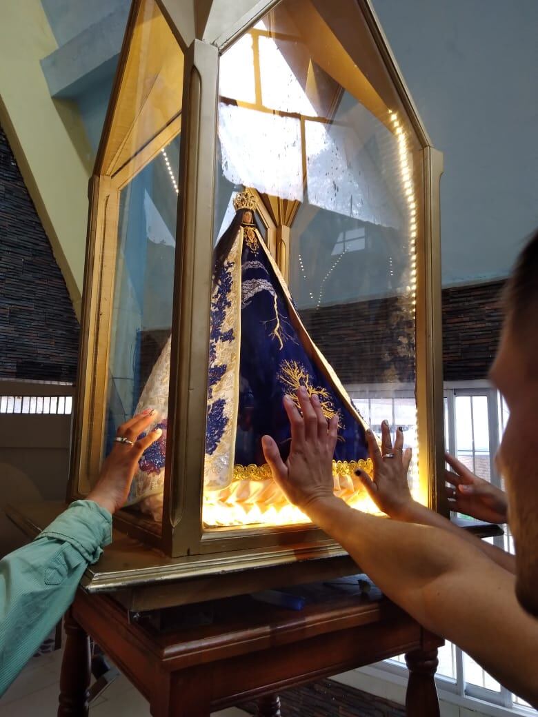 Los Fieles llegan al santuario de La Reducción.