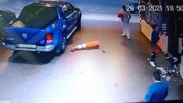 El conductor fue detenido y se comenzó una causa en su contra (Captura video).