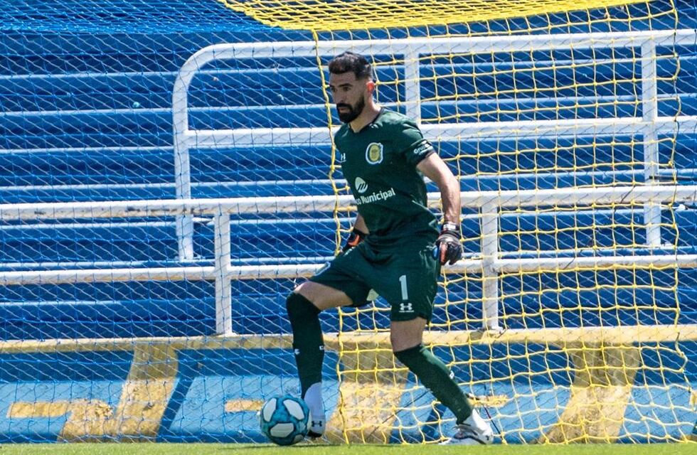 Central apuntó a terceros arqueros de River y Boca para suplir a Josué Ayala