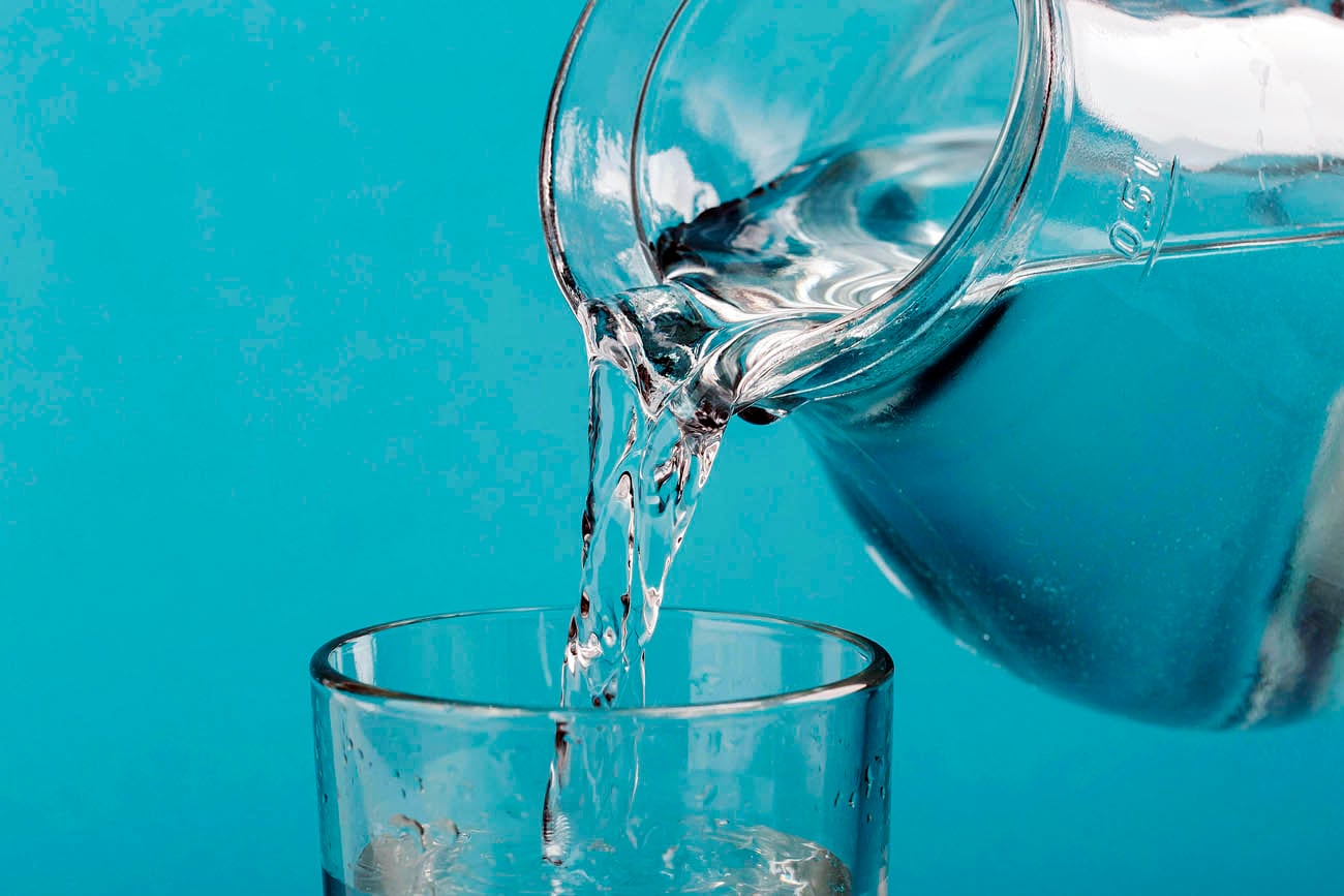 Reutilizar el agua doméstica ayuda a mantener las tareas cotidianas sin desperdiciar.
