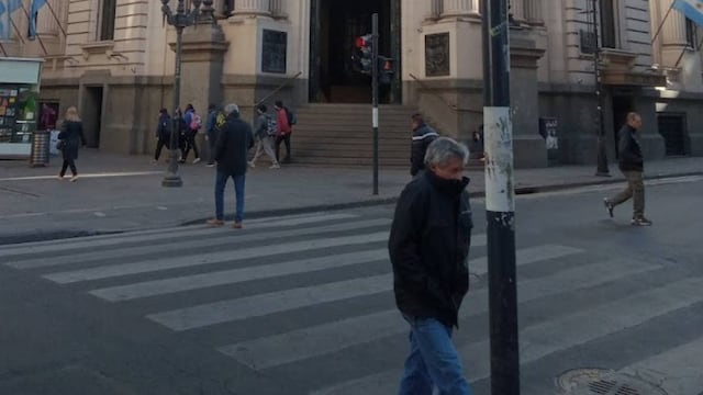 La ciudad amaneció con cielo despejado y una marca de 2 ° en el termómetro.