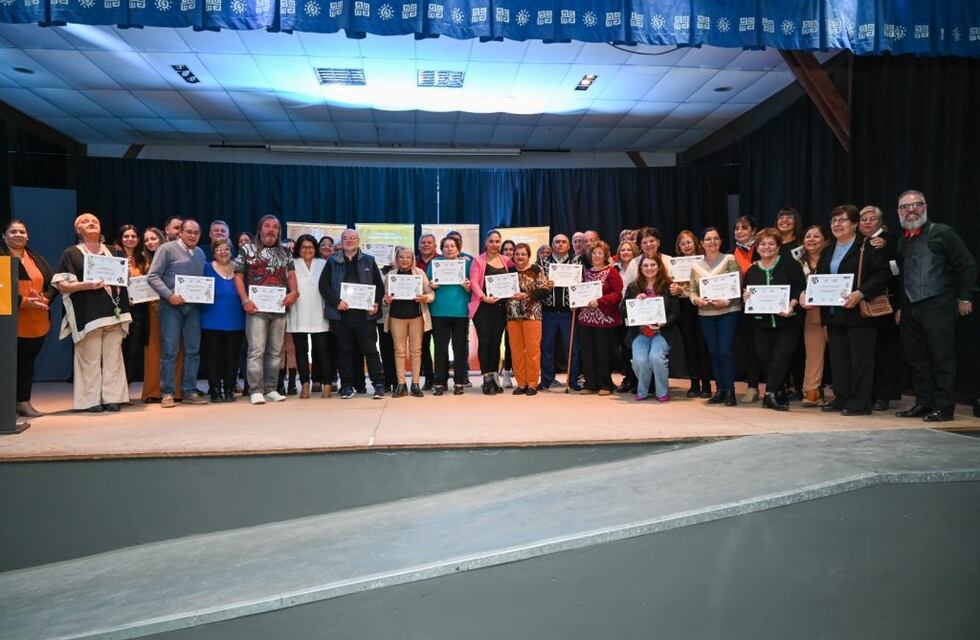 La radio en Arroyito cumplió 47 años desde su nacimiento y fueron homenajeados sus pioneros