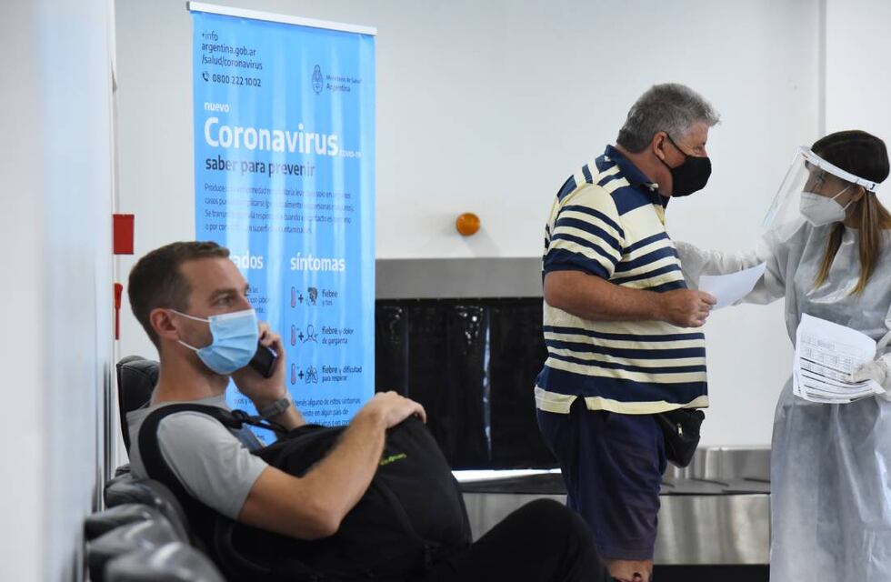 Dio positivo el 2% de los test públicos de coronavirus en Santa Fe a viajeros