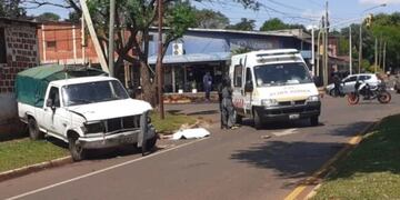 Accidente vial en Posadas dejó a un peatón fallecido.