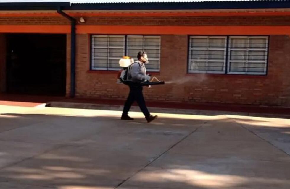 Realizan fumigaciones en escuelas de Eldorado para el retorno a clases